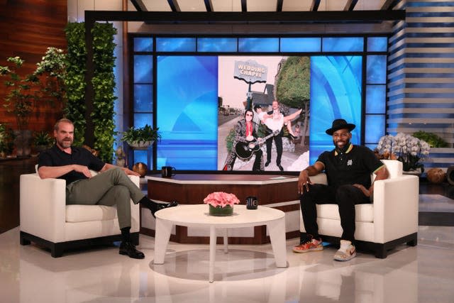 David Harbour en el programa de Ellen DeGeneres