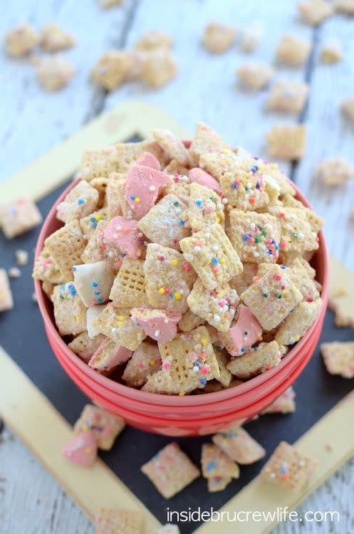 Frosted Animal Cookie Puppy Chow