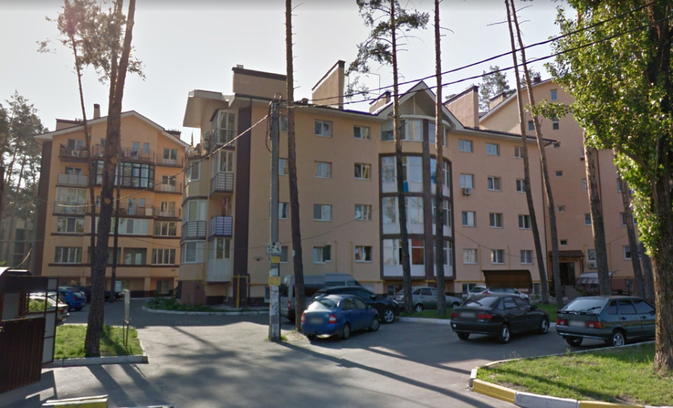 The same Irpin residential block pictured before the Russian invasion (Google Maps)