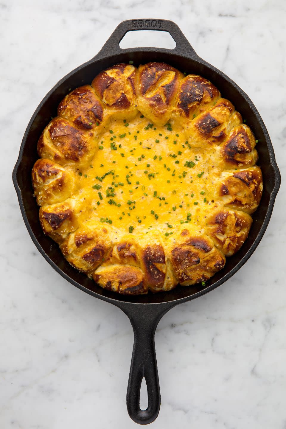 Pretzel Ring Beer Cheese Dip