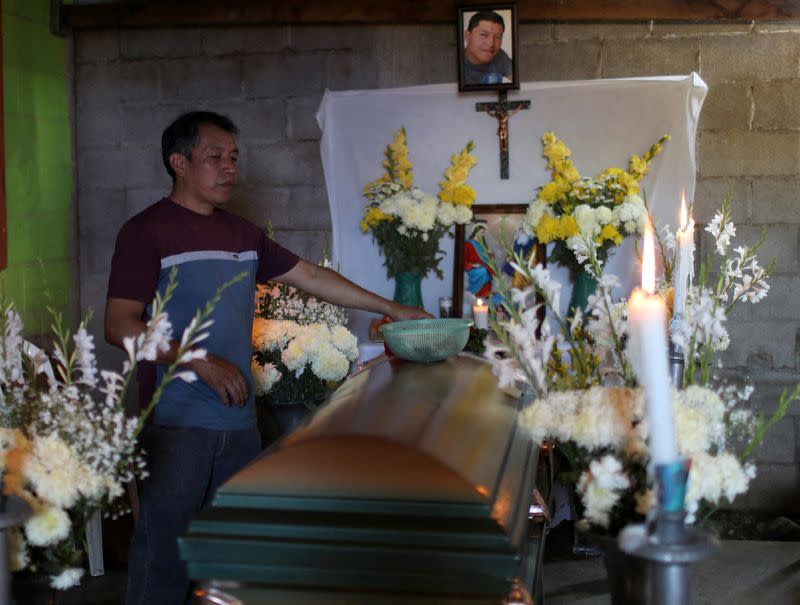 Wake of Guatemalan migrant Daniel Arnulfo Perez in El Tejar