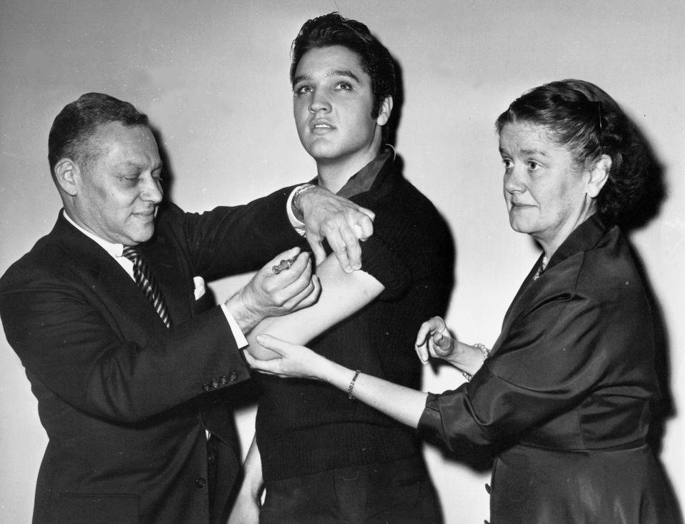 elvis presley receives polio vaccine