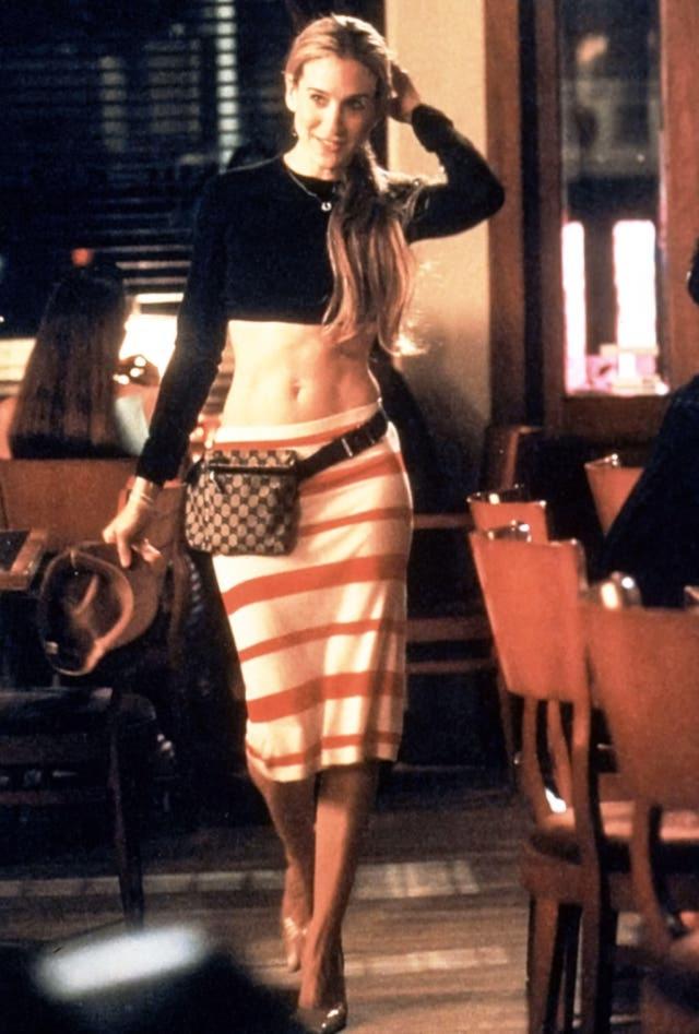 black gucci belt - Carrie Bradshaw Lied