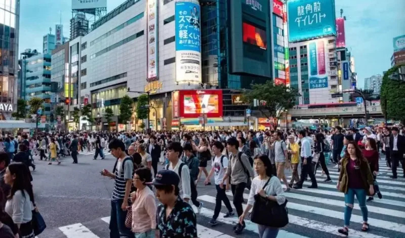 ▲由於日圓貶值，大量外國觀光客湧入日本，使得過度旅遊問題日益嚴重。（示意圖／取自Pixabay）