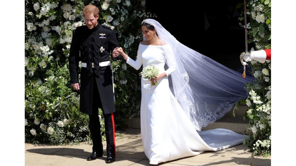 Harry and Meghan leave chapel after wedding