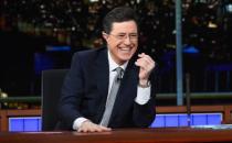 <p>Colbert ha criticado a Trump en varias ocasione en su programa<i> Late Show con Stephen Colbert</i>. En julio fue un poco más lejos e irrumpió en una convención del Partido Republicano vestido como un presentador de <i>Los juegos del hambre</i>. El comediante agarró el micrófono y dijo: "no se suponía que estuvera acá”, agregando, “Pero, para ser honesto, Donald Trump, tampoco.” </p>