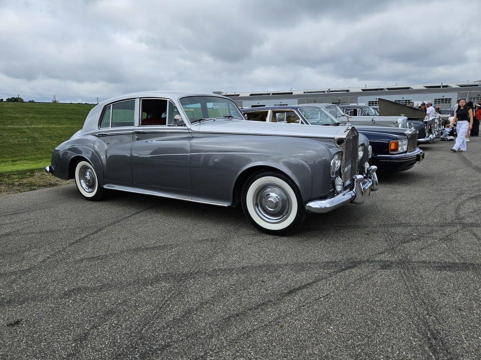 1965 rollsroyce silver cloud iii at m1 concourse vintage cars and coffee 2024