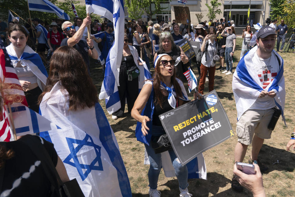 FILE - Israeli supporters demonstrate at George Washington University where pro-Palestinian students protest over the Israel-Hamas war, Thursday, May 2, 2024, in Washington. (AP Photo/Jose Luis Magana, File)