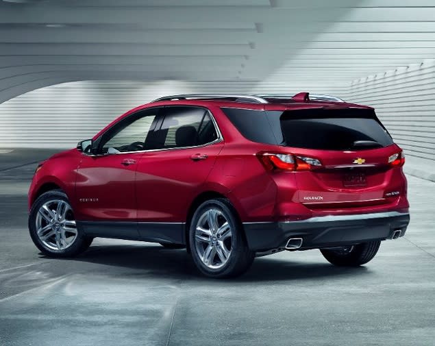 2018 Chevrolet Equinox rear quarter left photo