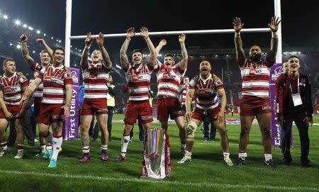 Rugby League Britain - Warrington Wolves v Wigan Warriors - First Utility Super League Grand Final - Old Trafford, Manchester - 8/10/16 Wigan Warriors celebrate after the game Action Images via Reuters / Craig Brough Livepic EDITORIAL USE ONLY.