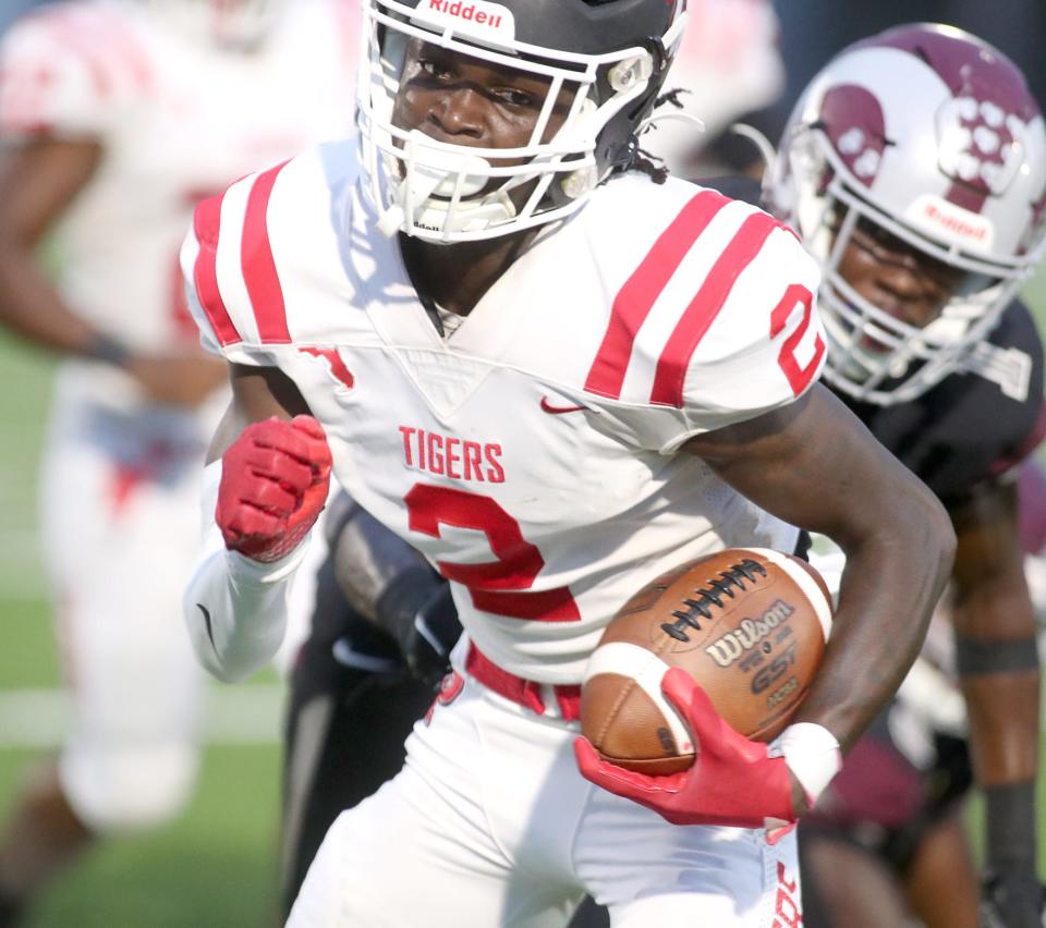 Riverview hosted Palmetto in Friday night football action at the Ram Bowl. MATT HOUSTON/HERALD-TRIBUNE