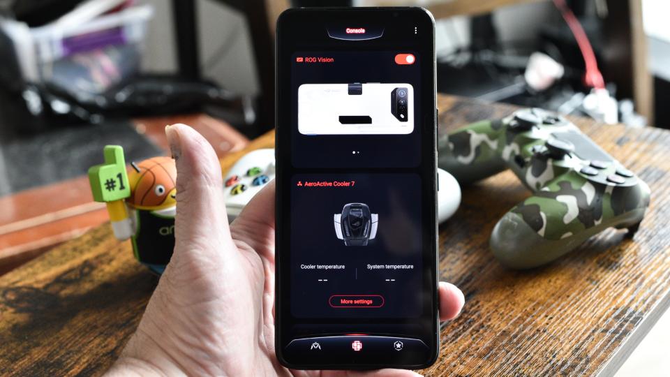 Asus ROG Phone 7 Ultimate gaming software