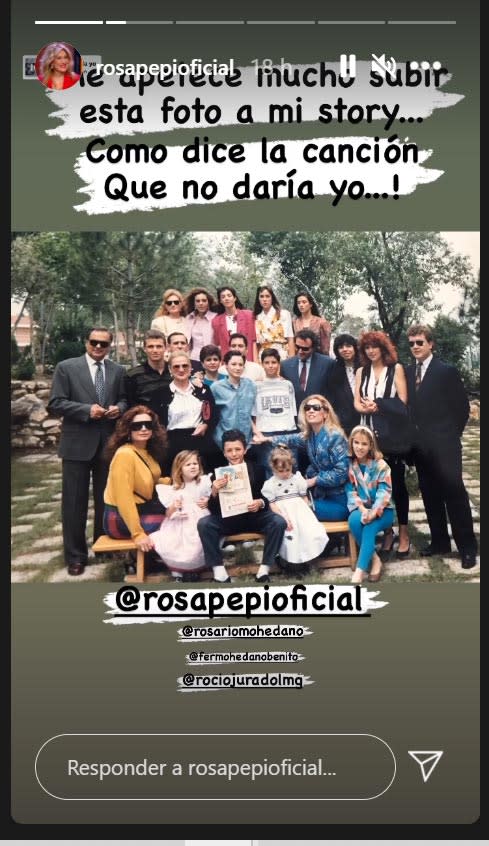 Rosa Benito y su familia