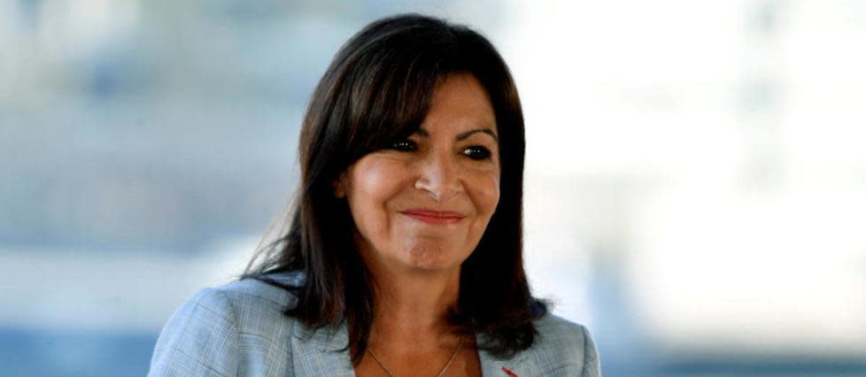 Anne Hidalgo, candidate du Parti socialiste à la présidentielle de 2022, prône une baisse de la taxe sur les carburants.
