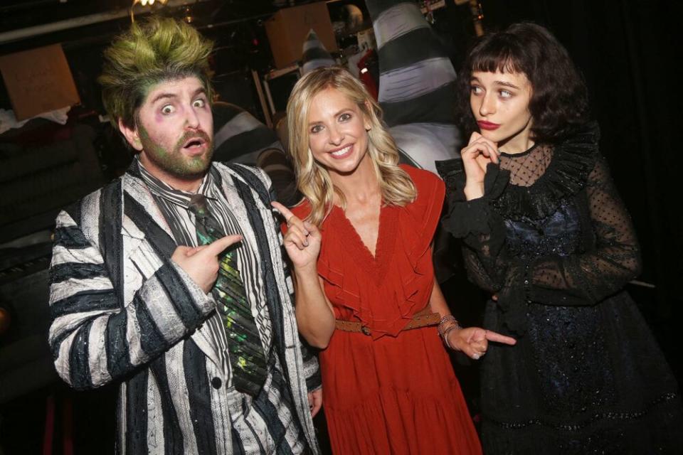 Sarah Michelle Gellar poses backstage at Broadway's Beetlejuice with stars Alex Brightman (left) and Sophia Anne Caruso (right) | Bruce Glikas/WireImage