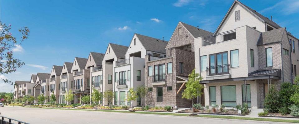 Panorama park side brand new row of three story single family homes in Texas