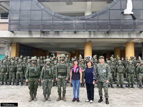 新北市黃桂蘭議員赴新北旅14天教召辦理敬軍活動。（圖：新北市黃桂蘭議員服務處提供）