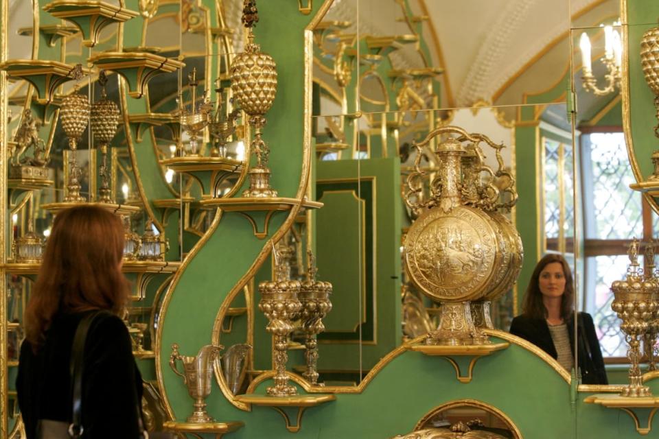 <div class="inline-image__caption"><p>"A visitor looks at exhibits at the Gruenes Gewoelbe (Green Vault) at the Royal Palace in the eastern German city of Dresden September 1, 2006. (GERMANY) - BM2DTKDAVYAA"</p></div> <div class="inline-image__credit">Arnd Wiegmann</div>