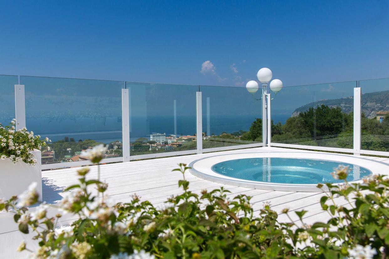 hot tub at Villa Oriana Relais | Sorrento, Italy