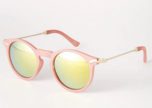 <a href="http://us.asos.com/ASOS-Skinny-Round-Sunglasses-With-Metal-Arms-And-Flash-Lens/18ptno/?iid=5921746&amp;cid=4545&amp;sh=0&amp;pge=0&amp;pgesize=36&amp;sort=3&amp;clr=Pink&amp;totalstyles=472&amp;gridsize=4&amp;mporgp=L0FTT1MvQVNPUy1Ta2lubnktUm91bmQtU3VuZ2xhc3Nlcy1XaXRoLU1ldGFsLUFybXMtQW5kLUZsYXNoLUxlbnMvUHJvZC8." target="_blank">ASOS Skinny Round Sunglasses With Metal Arms And Flash Lens, $16</a>