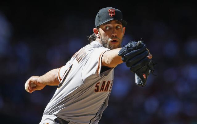 Madison Bumgarner's wife plays catch with him on his off days