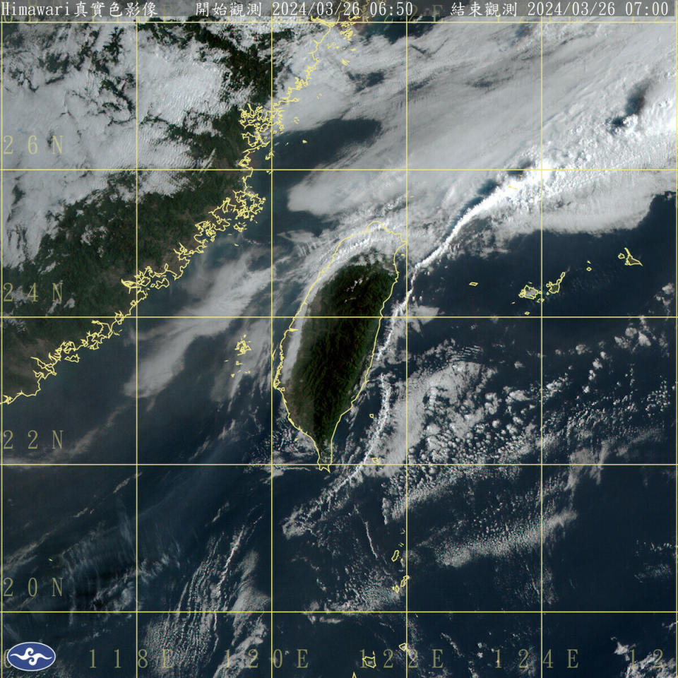 受到鋒面通過與東北季風增強影響，今天北部、東半部將有局部短暫陣雨，但是水氣不多，鋒面微弱，只有微降雨；其他地區則是多雲到晴。   圖：中央氣象署／提供