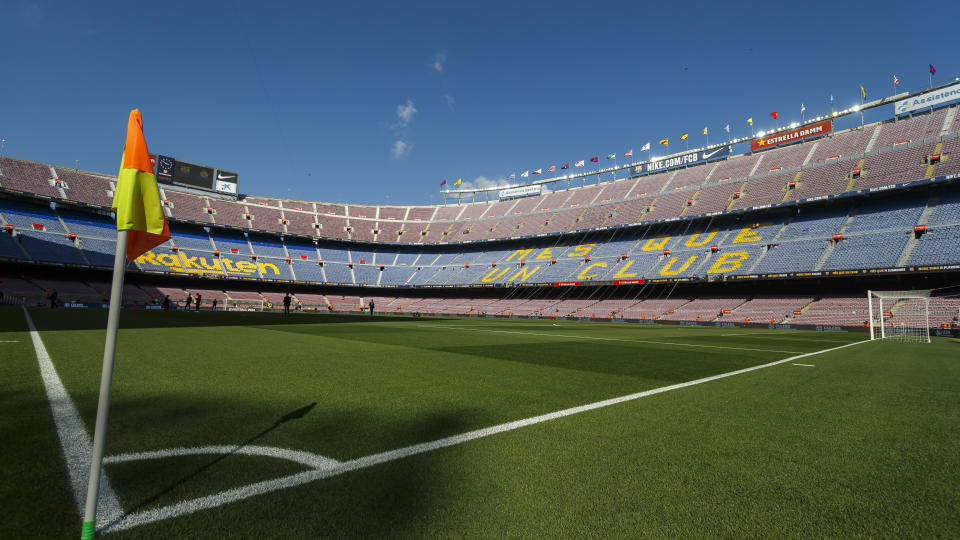 El Camp Nou desde el c&#xe9;sped. (Foto: Berengui / DeFodi Images / Getty Images).
