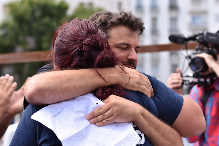 Natalia Zaracho junto a Juan Grabois