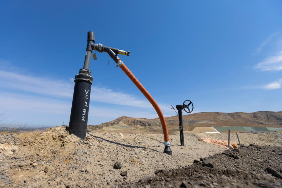 A gas collection wellhead.