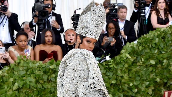 Pope Rihanna arrives at the Met Gala, causes worldwide religious experience