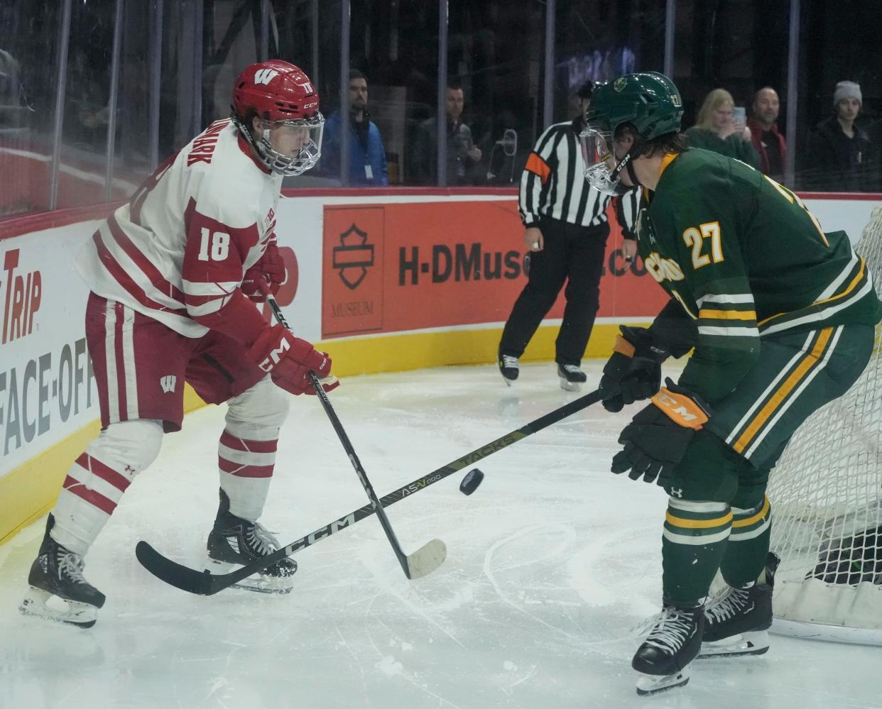 Another Badger comeback Wisconsin hockey rallies from twogoal deficit