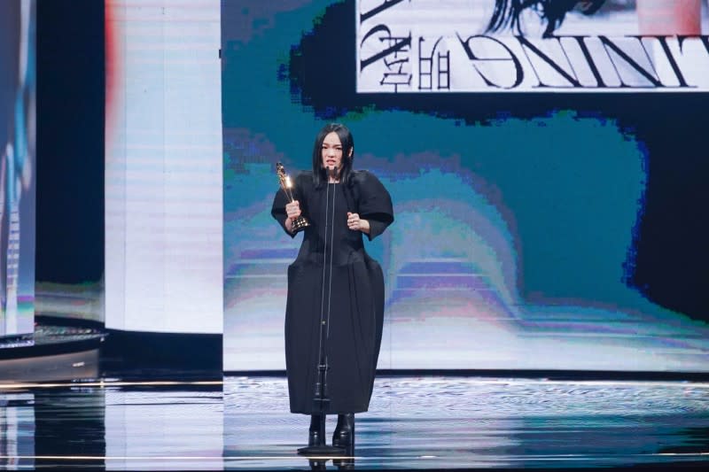 徐佳瑩奪得最佳作曲人獎。（圖／台視提供）