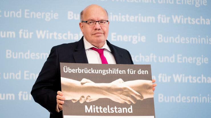 Anfang Juli starteten die Überbrückungshilfen für den Mittelstand als Teil des Konjunkturpakets. 25 Milliarden Euro stehen zur Verfügung. Peter Altmaier (CDU), Bundesminister für Wirtschaft und Energie stellte das Paket damals vor. Foto: dpa