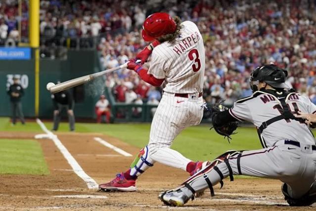 Phillies' Bryce Harper celebrates birthday with NLCS Game 1