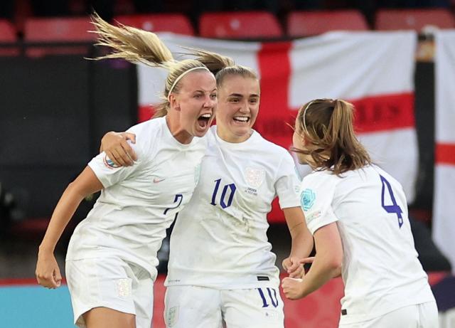 England 8 Norway 0: White inches closer to Rooney's record as Mead hits  three to secure spot in the Euro quarter-finals