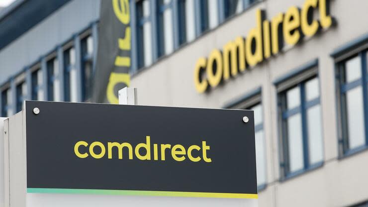 Das Logo der Comdirect Bank AG ist am Sitz der Bank in Quickborn zu sehen. Foto: dpa