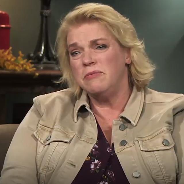 Sister Wives ' Janelle Brown Says Kody Brown and Robyn Owe Her Money