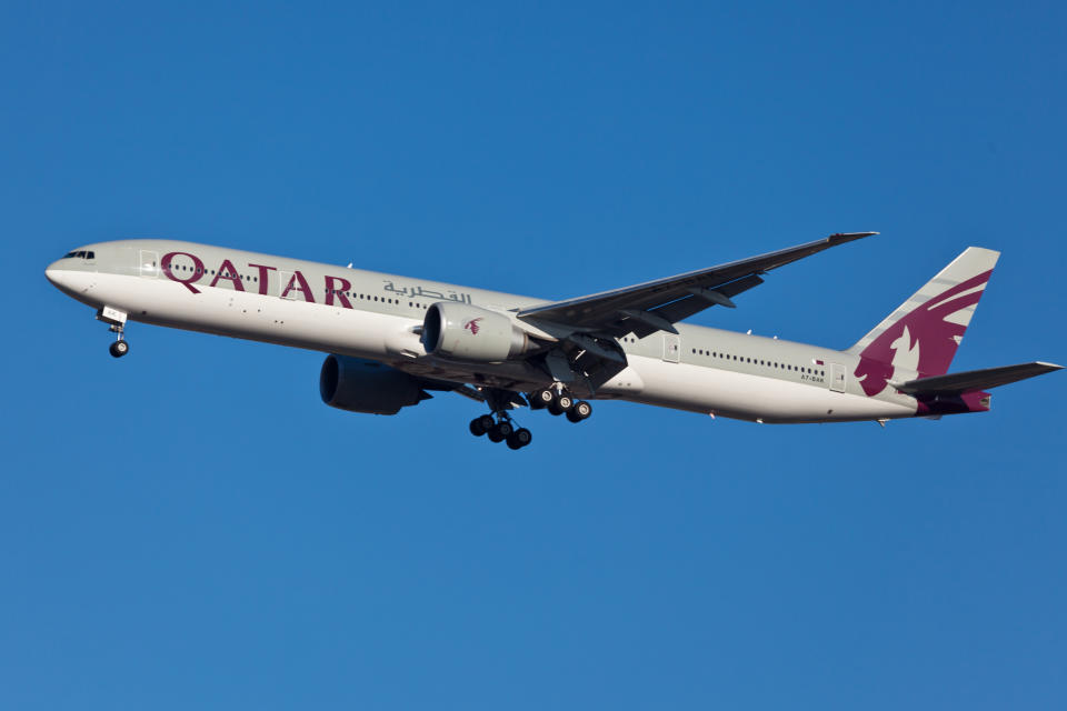 Die Fluglinie aus dem Nahen Osten wurde 2019 erstmals als beste Fluggesellschaft der Welt ausgezeichnet. Zudem erhielt Qatar Airways Auszeichnungen für die weltbeste Business Class und die beste Fluggesellschaft im Nahen Osten. Der bisherige Spitzenreiter Singapore Airlines erhielt die Auszeichnung als beste Kabinenbesatzung der Welt sowie für die beste First Class und die beste Fluggesellschaft in Asien. Die Lufthansa rutschte dagegen auf Platz 9 ab. Im Vorjahr landete sie noch auf Platz 7. Das Ranking beruft sich auf eine Erhebung von Skytrax, 21 Millionen Passagiere aus 100 Ländern nahmen an der Umfrage teil. (Bild: Getty Images)