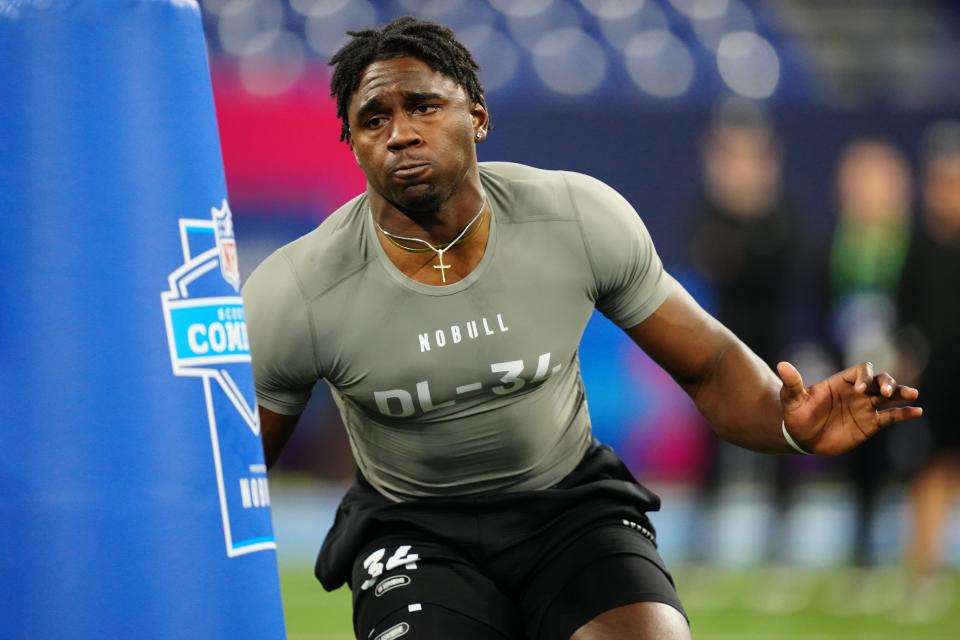 Feb 29, 2024; Indianapolis, IN, USA; Houston Christian defensive lineman Jalyx Hunt (DL34) works out during the 2024 NFL Combine at Lucas Oil Stadium.