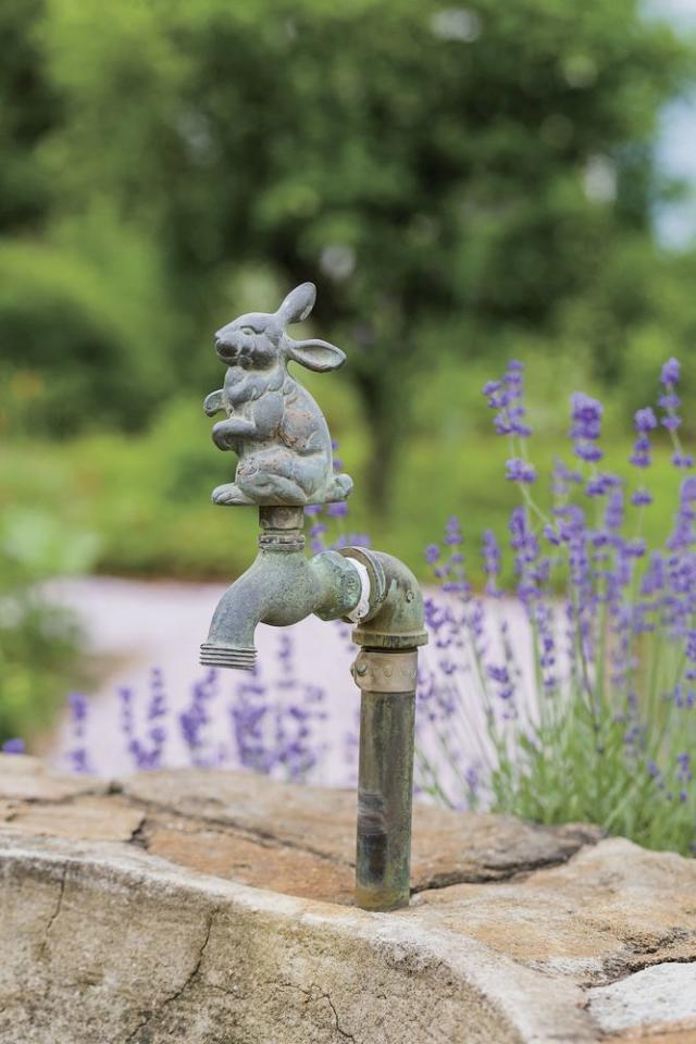 Little Oak Spring is nestled in a beautiful corner of the Virginia  Piedmont and was designed for Bunny Mello…