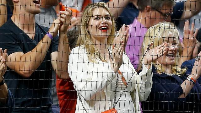 Justin Verlander cheered on by model wife Kate Upton at New York