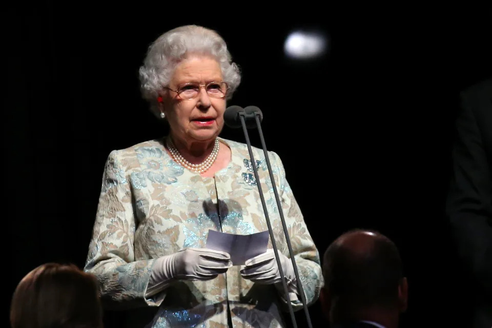 La reina durante la ceremonia de apertura de los Juegos Paralímpicos de Londres 2012 el 29 de agosto de 2012 en el Estadio Olímpico de Londres (PA Images).