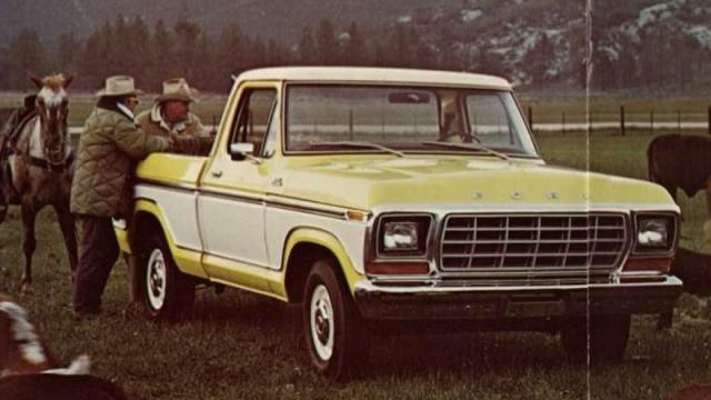 Cuánto cuesta la camioneta Ford f100, cuántos caballos y qué motor trae