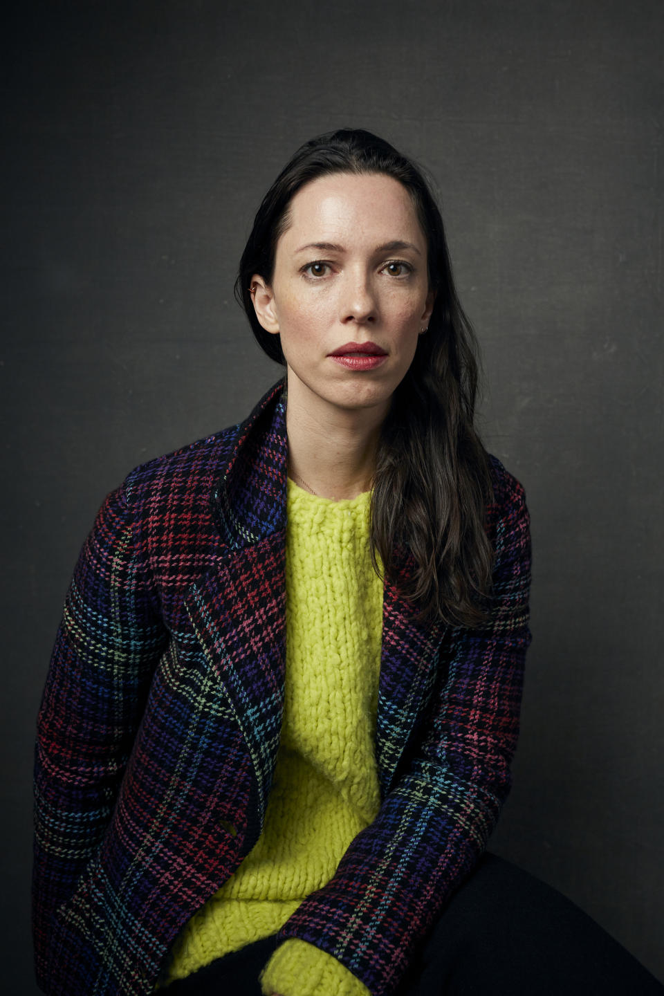 ARCHIVO - Rebecca Hall durante una sesión de retratos en el Festival de Cine de Sundance en Park City, Utah el 24 de enero de 2020. Hall debuta como directora con "Passing" protagonizada por Ruth Negga y Tessa Thompson estrenada este fin de semana en Sundance. (Foto Taylor Jewell/Invision/AP, archivo)