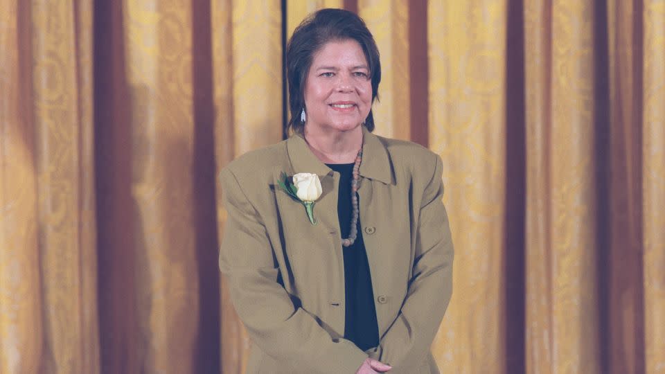 Mankiller receives the Presidential Medal of Freedom at the White House in 1998. - Diana Walker/Hulton Archive/Gamma Liaison/Getty Images