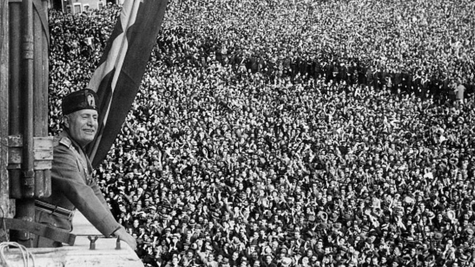 Benito Mussolini en Palacio venezia