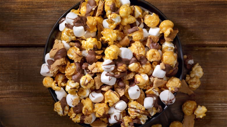 Caramel corn with chocolate and marshmallows 