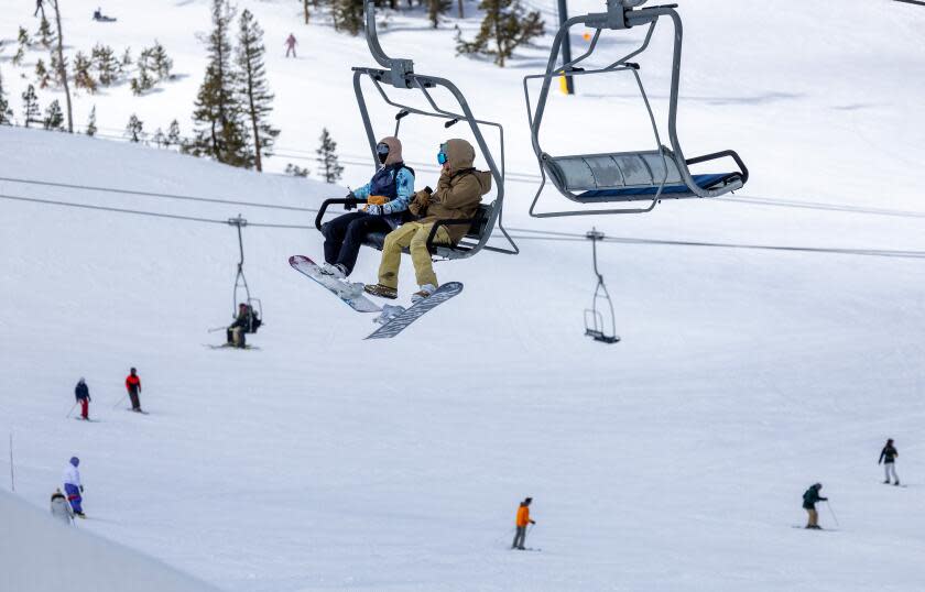 Mammoth Lakes, CA - March 15: Skiers and snowboarders take to the slopes at Mammoth Mountain on Friday, March 15, 2024 in Mammoth Lakes, CA. (Brian van der Brug / Los Angeles Times)