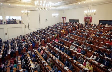 Ethiopian Members of Parliament attend an emergency meeting to lift the state of emergency, in Addis Ababa, Ethiopia, August 4, 2017. REUTERS/Tiksa Negeri