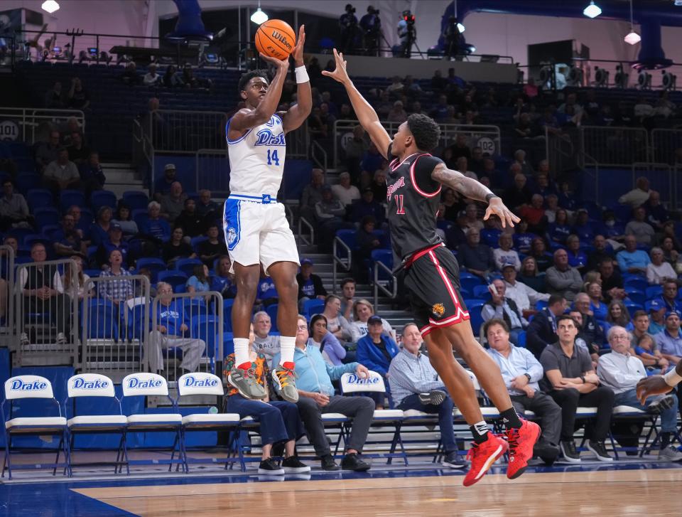 Sardaar Calhoun went from scoring six points in his last game at Texas Tech to putting up 18 in his first game in a Drake uniform.